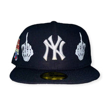 Load image into Gallery viewer, NY Yankees Skeleton Middle Fingers FC Exclusive 59FIFTY
